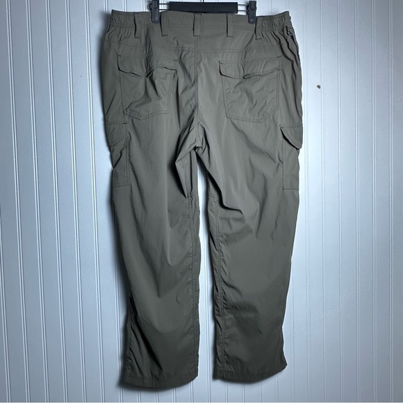 L.L. Bean Men's XL Cargo Pants Patch Secured zipper Pocket Elastic Waist - Picture 5 of 12